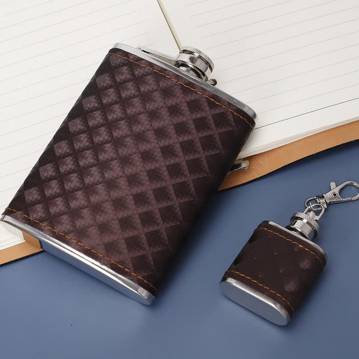 Set regalo da 5 fiaschette piccole in pelle marrone con apribottiglie da 8 once
