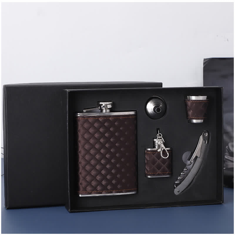 Set regalo da 5 fiaschette piccole in pelle marrone con apribottiglie da 8 once