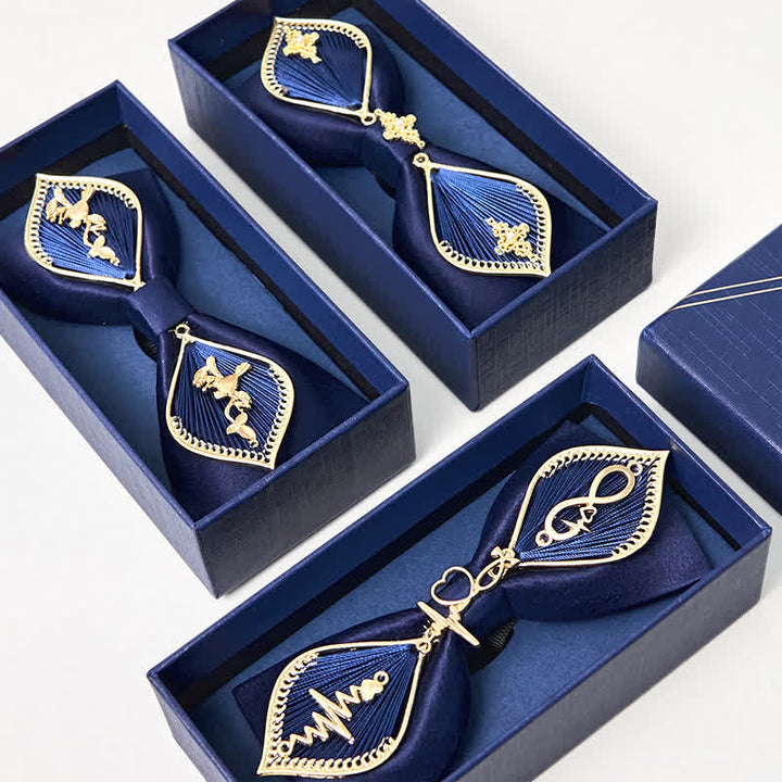 Papillon da uomo con ramo di fenice in metallo dorato blu navy