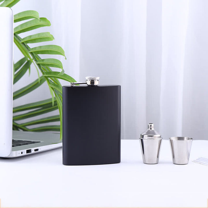 Set regalo personalizzato di 4 fiaschette Noble da 8 oz in tazza nera