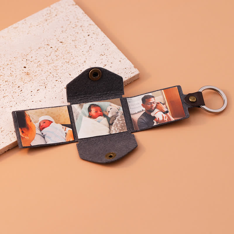 Portachiavi in pelle marrone con 3 foto incise e testo personalizzato