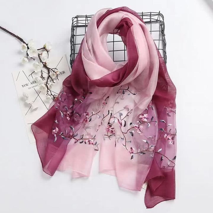Sciarpa da donna in lana e seta con motivo floreale e vegetale ricamata a mano bicolore - Borgogna e rosa - image 6