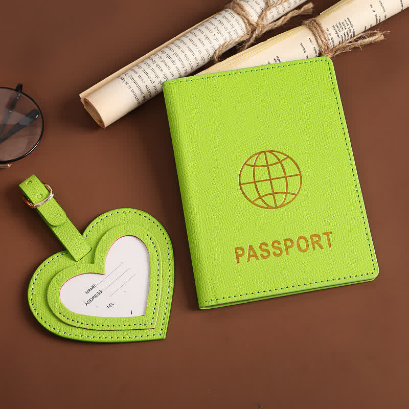 2 pezzi di copertina per passaporto in tinta unita e targhetta per bagaglio in pelle a forma di cuore