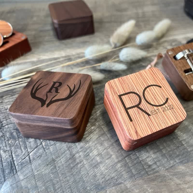 1 paio di gemelli in legno classici con nome personalizzato con scatola