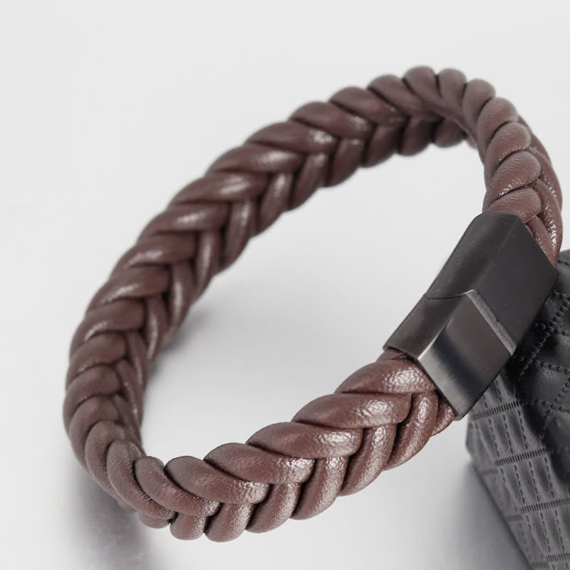Bracciale in pelle intrecciata con nome personalizzato e chiusura magnetica