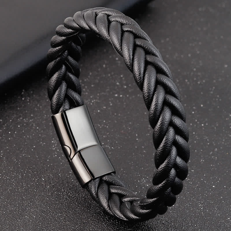 Bracciale in pelle intrecciata con nome personalizzato e chiusura magnetica