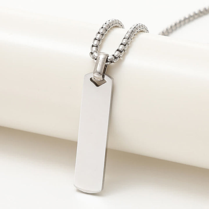 Collana con ciondolo rettangolare con nome personalizzato inciso al laser