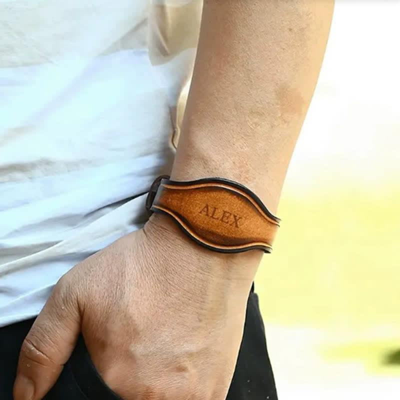 Bracciale in pelle marrone retrò con nome personalizzato inciso al laser