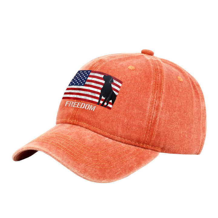 Cappellino da baseball regolabile con ricamo bandiera americana, cani e libertà