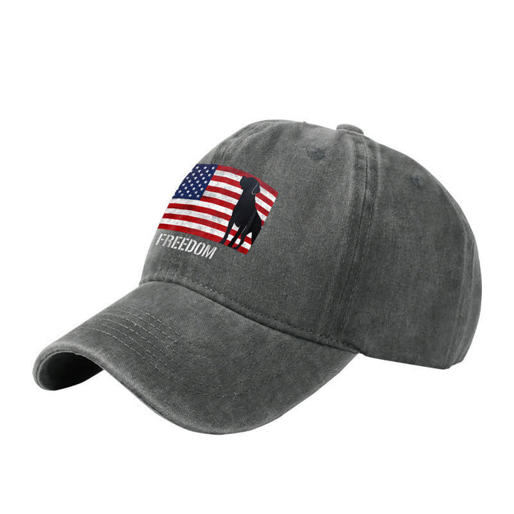 Cappellino da baseball regolabile con ricamo bandiera americana, cani e libertà