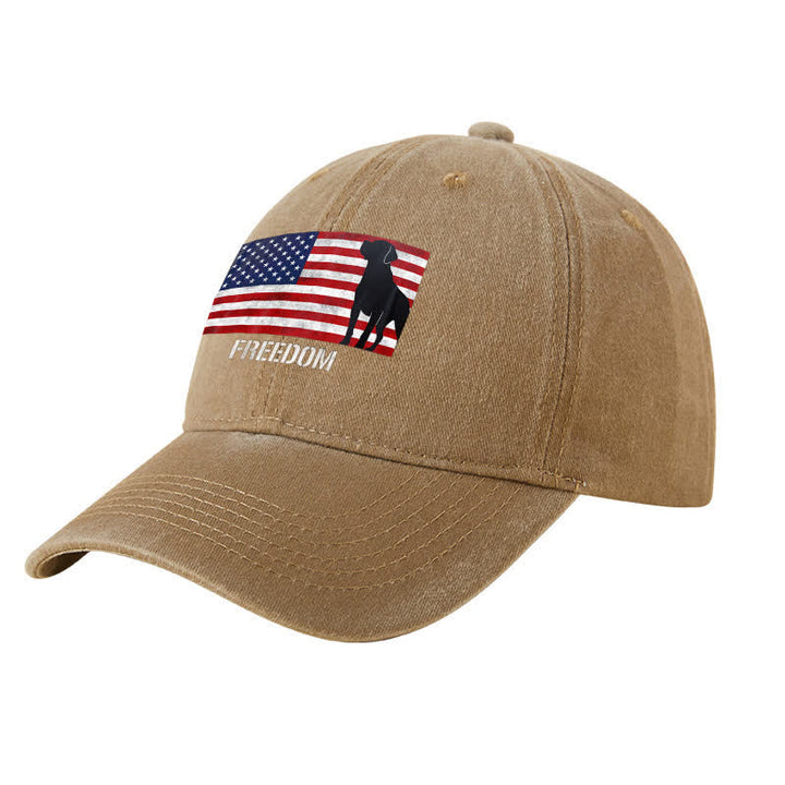 Cappellino da baseball regolabile con ricamo bandiera americana, cani e libertà
