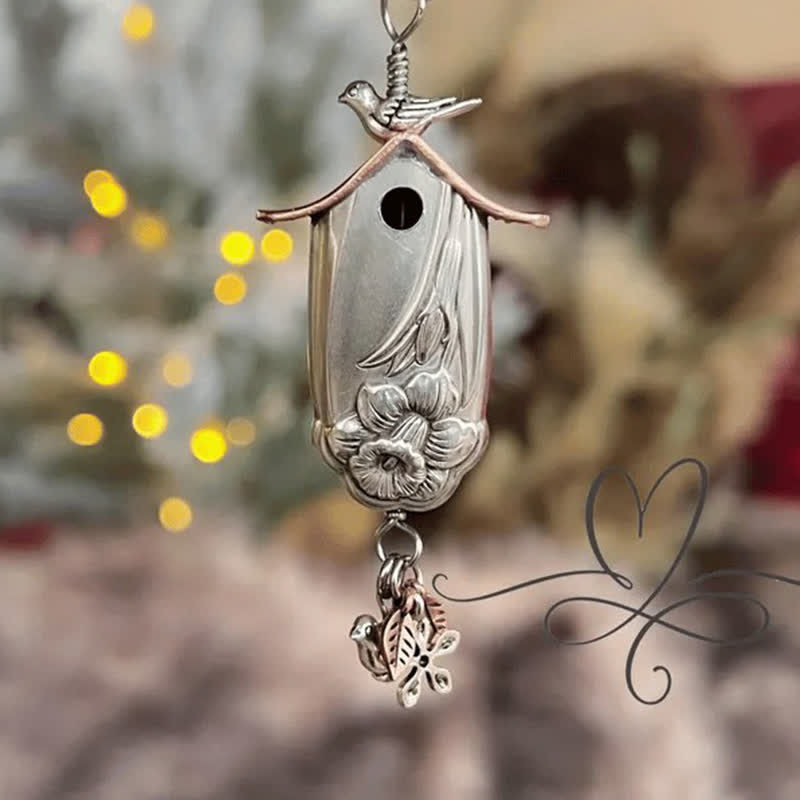 Collana placcata in argento con piccola casetta per uccelli
