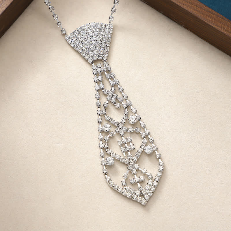 Collana con cravatta creativa con strass di cristallo per feste