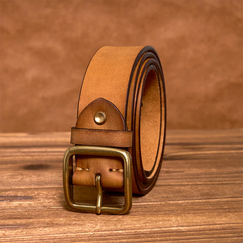 Cintura in pelle con fibbia quadrata in ottone vintage semplice ed elegante
