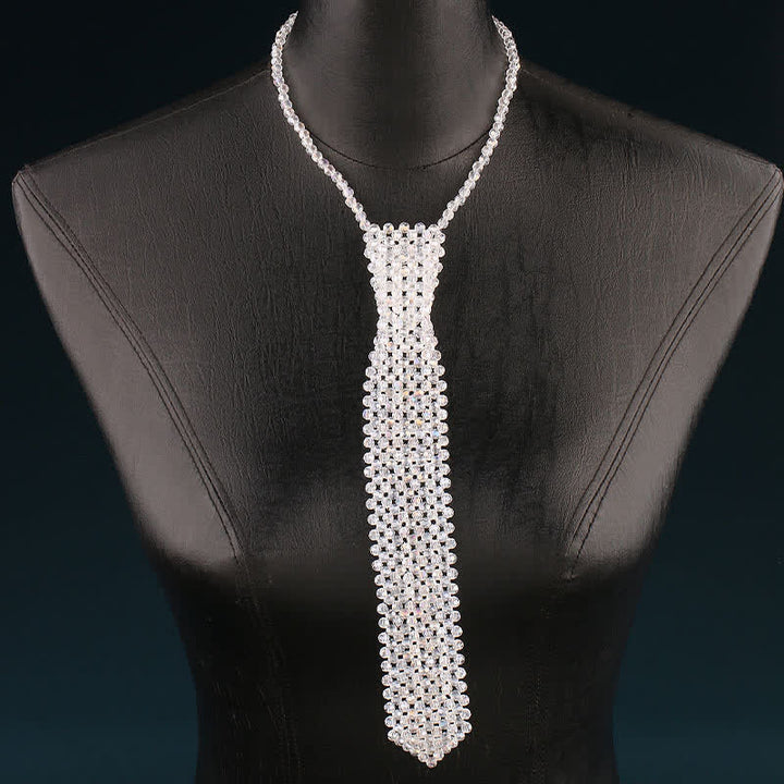 Collana con cravatta creativa in cristallo artificiale fatta a mano