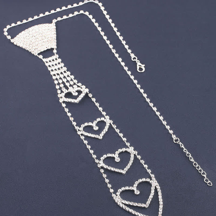 Collana con cravatta creativa a forma di cuore con strass di lusso