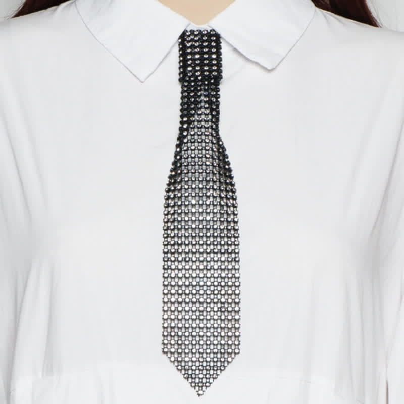 Collana con cravatta creativa con strass ultra-lucidi