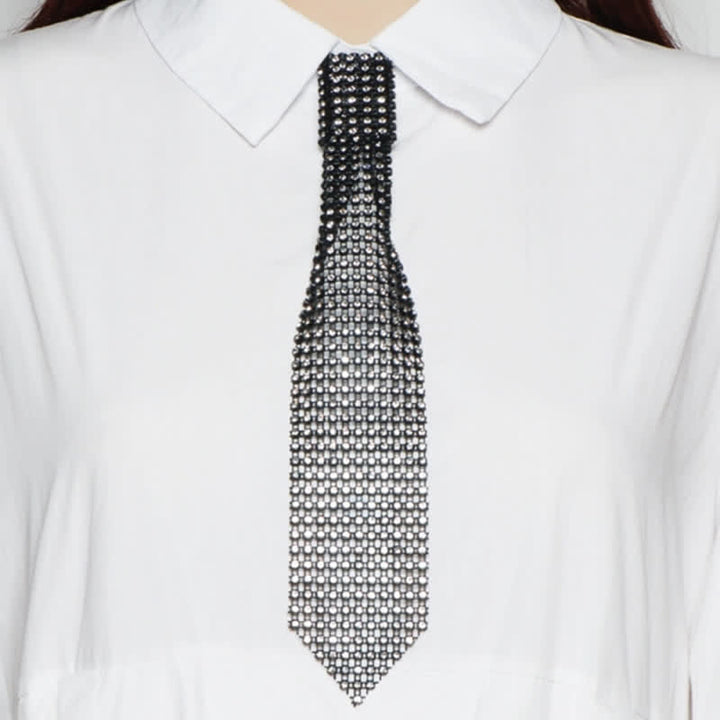 Collana con cravatta creativa con strass ultra-lucidi