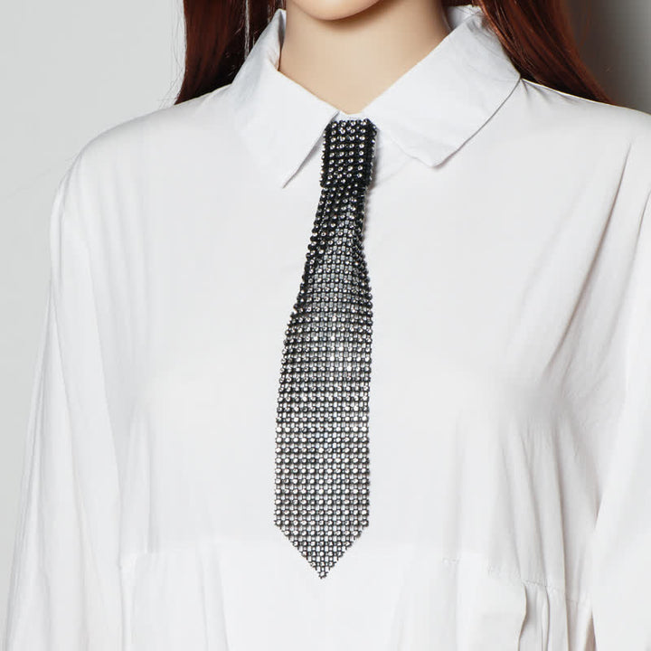 Collana con cravatta creativa con strass ultra-lucidi
