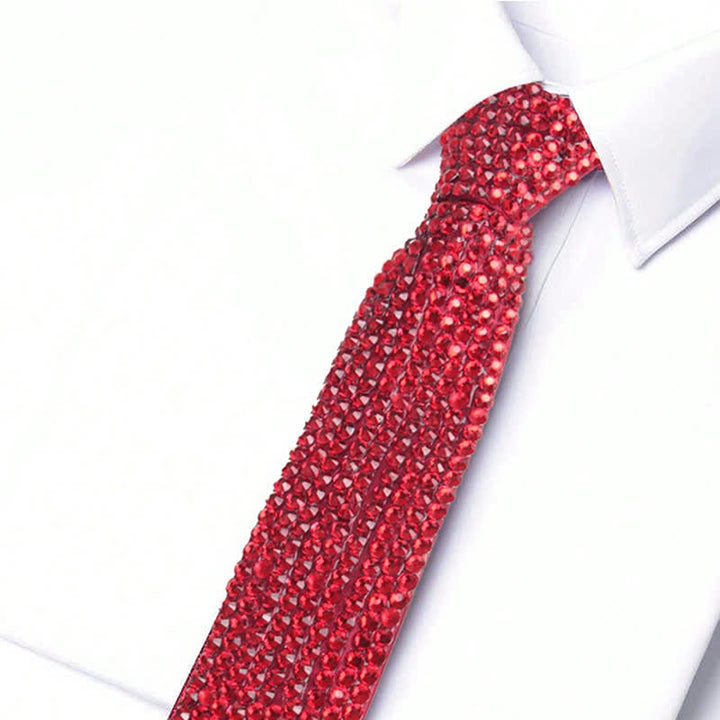 Cravatta creativa con strass scintillanti in stile diamante