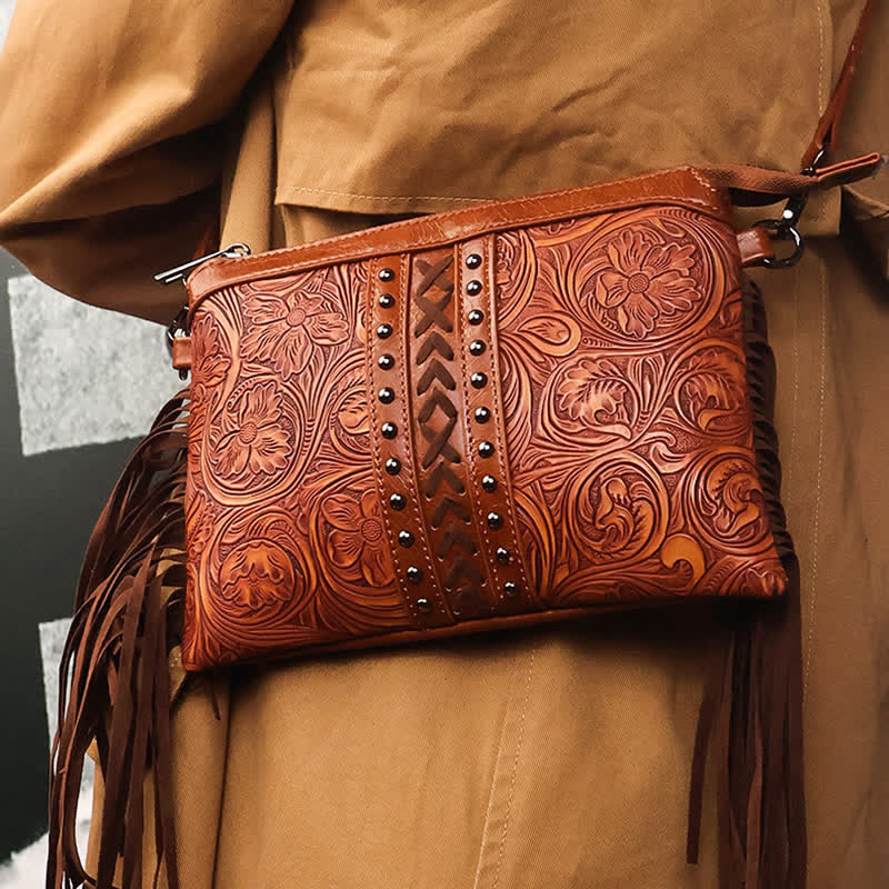 Borsa a tracolla con frange e motivo floreale boho inciso da donna