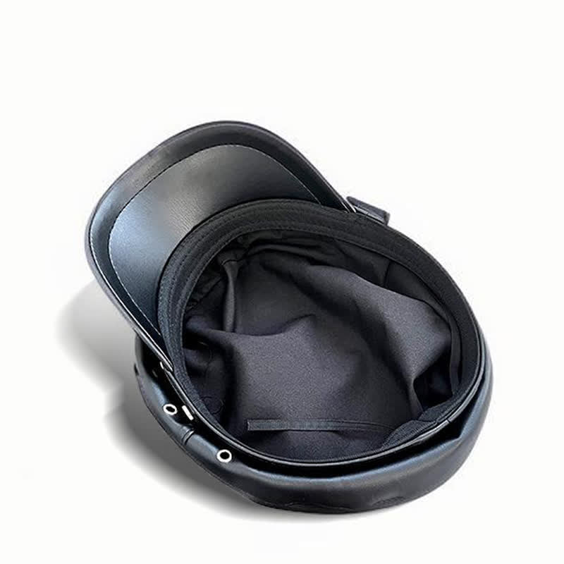 Cappello basco unisex in pelle con teschio borchiato in stile scuro