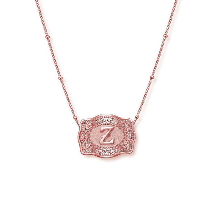 Collana con lettera iniziale in rilievo in oro rosa