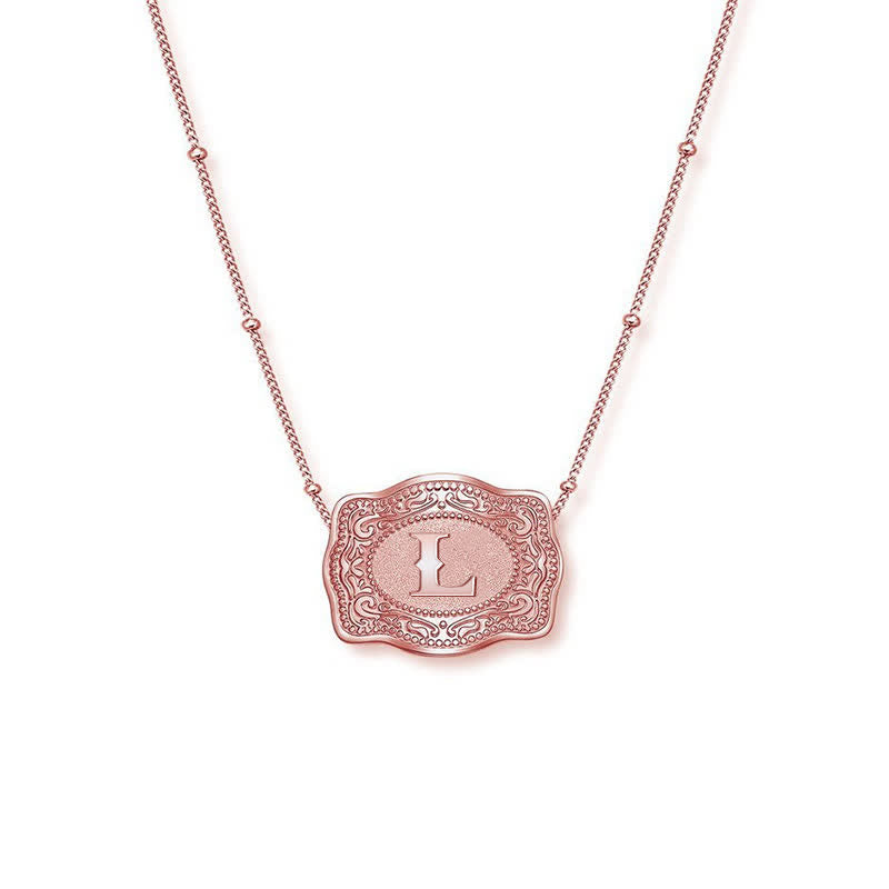 Collana con lettera iniziale in rilievo in oro rosa
