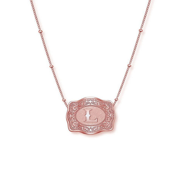 Collana con lettera iniziale in rilievo in oro rosa