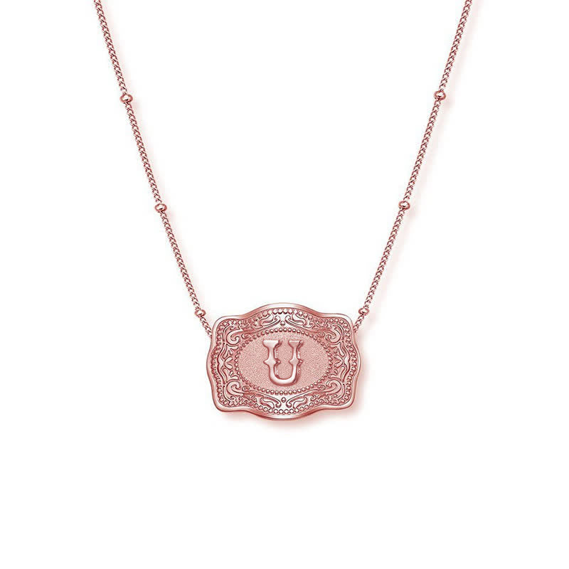 Collana con lettera iniziale in rilievo in oro rosa