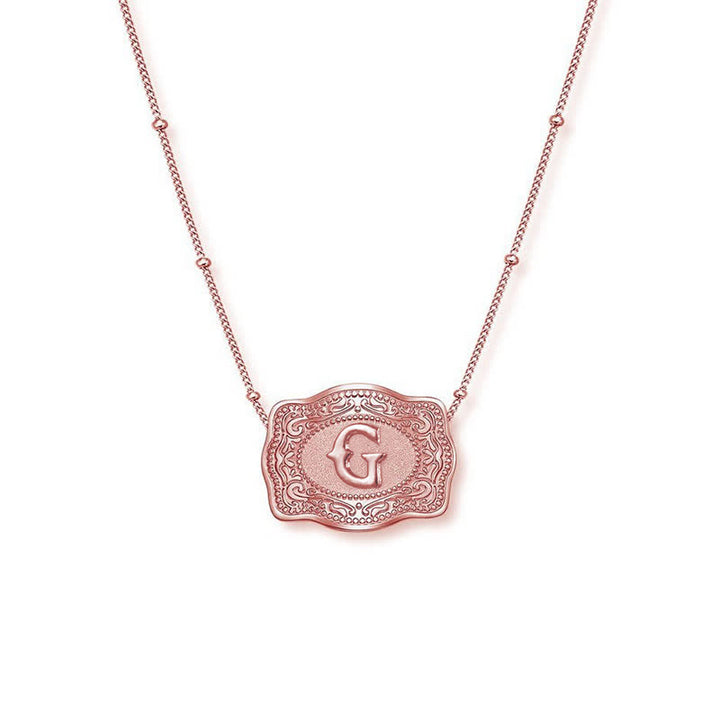 Collana con lettera iniziale in rilievo in oro rosa