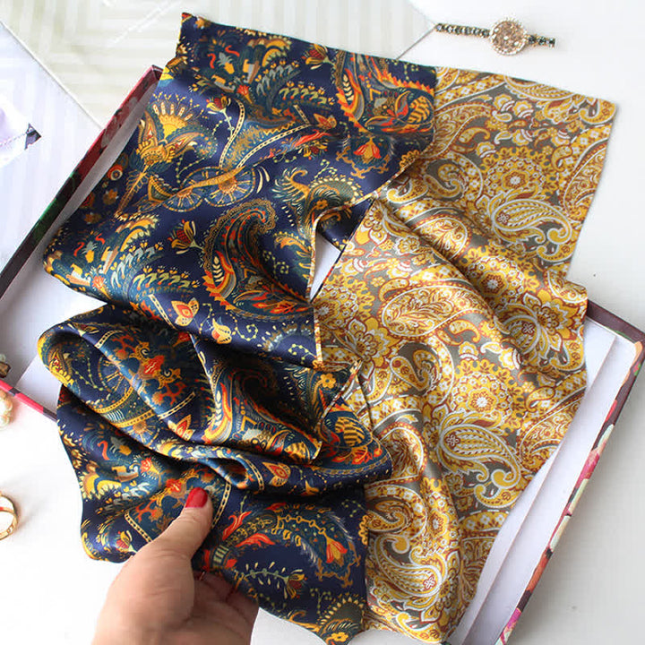 Sciarpa lunga e sottile in seta reversibile con motivo Paisley blu navy e oro da uomo