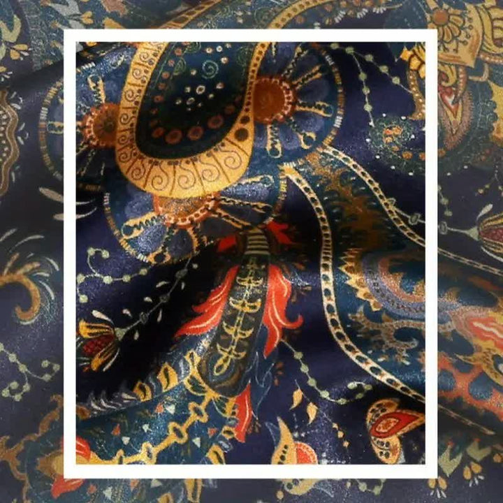 Sciarpa lunga e sottile in seta reversibile con motivo Paisley blu navy e oro da uomo