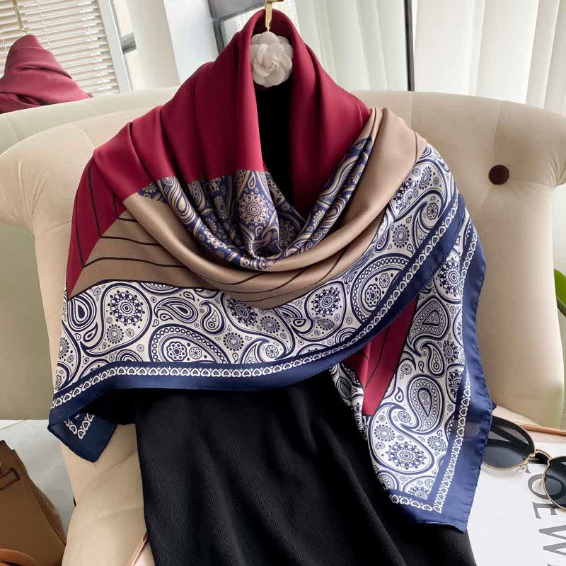 Sciarpa quadrata in seta imitata con elegante motivo Paisley da uomo, in tinta unita
