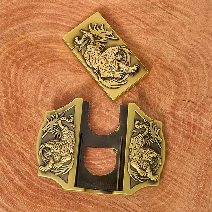 Cintura da uomo in pelle fai da te con tripla tigre in bronzo e accendino nascosto