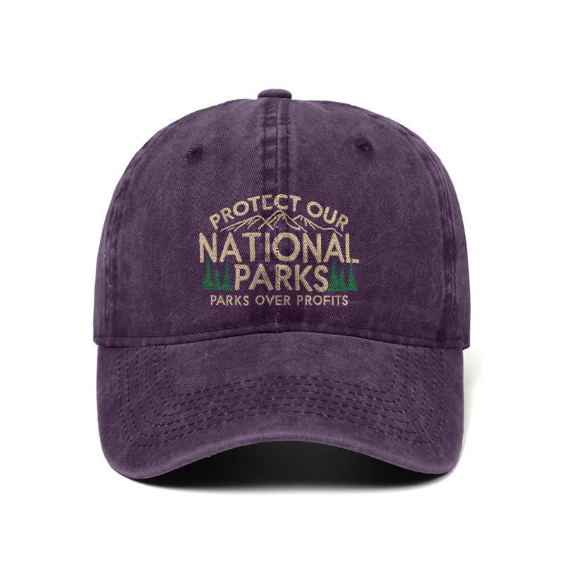 Proteggiamo i nostri parchi nazionali, i parchi prima del profitto. Cappellino da baseball regolabile