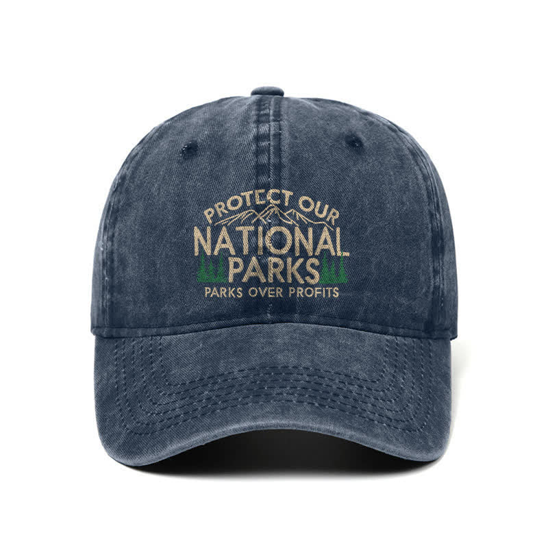 Proteggiamo i nostri parchi nazionali, i parchi prima del profitto. Cappellino da baseball regolabile