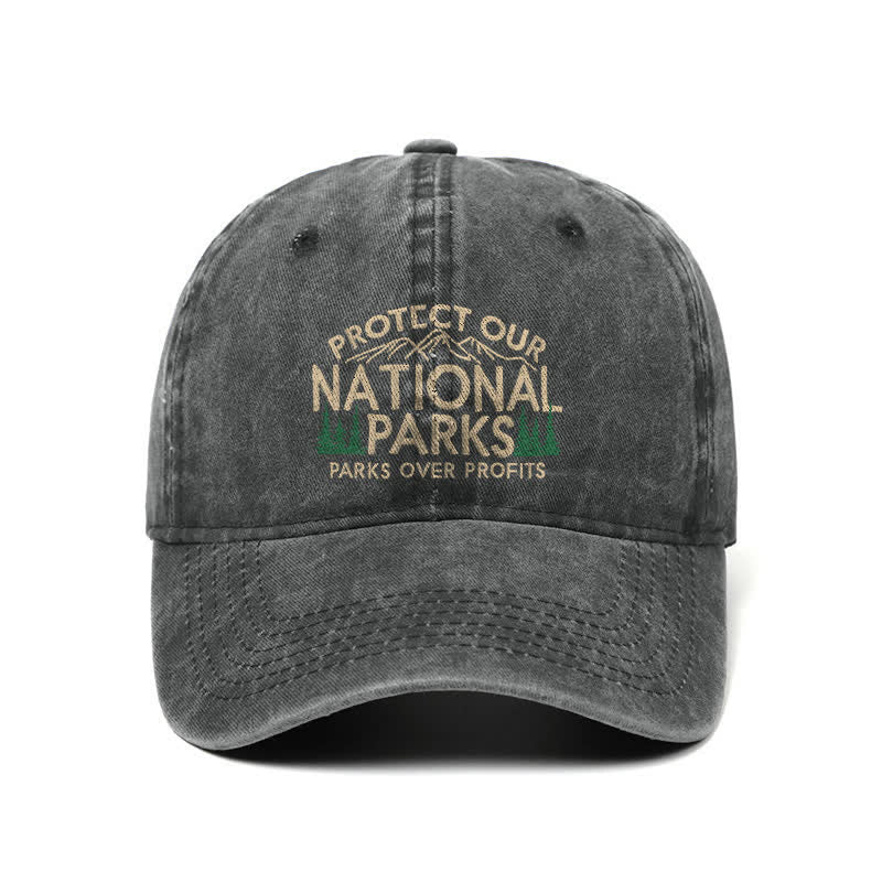 Proteggiamo i nostri parchi nazionali, i parchi prima del profitto. Cappellino da baseball regolabile