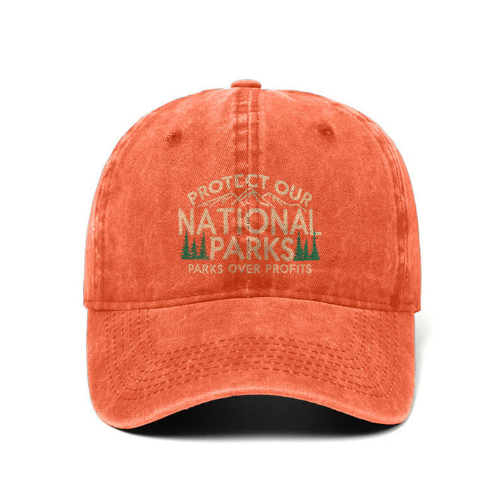Proteggiamo i nostri parchi nazionali, i parchi prima del profitto. Cappellino da baseball regolabile