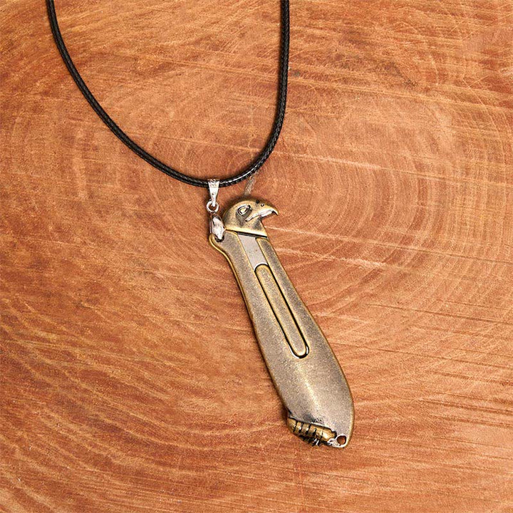 Collana con ciondolo multifunzione Liberal Hawk e coltello nascosto