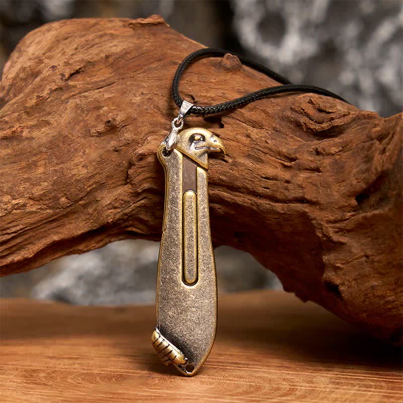 Collana con ciondolo multifunzione Liberal Hawk e coltello nascosto