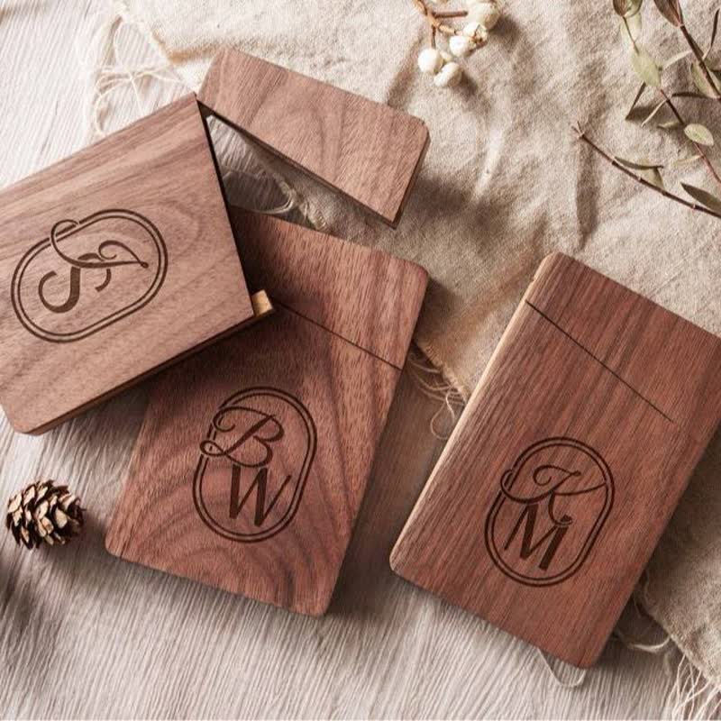 Porta biglietti da visita in legno con nome inciso personalizzato - image 7