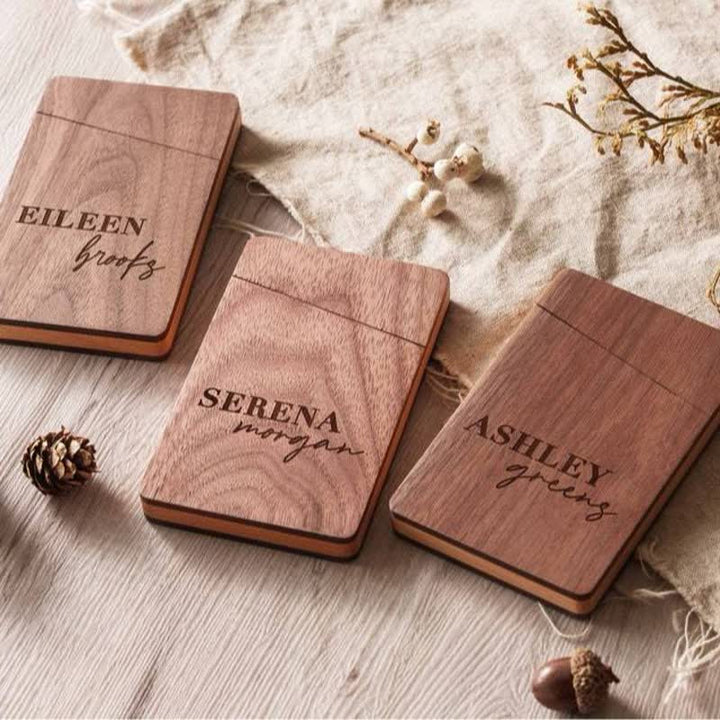 Porta biglietti da visita in legno con nome inciso personalizzato - image 8