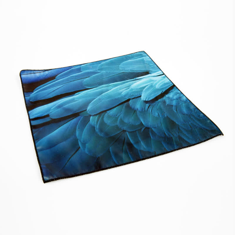 Fazzoletto da taschino di lusso da uomo con stampa di piume blu-verdi - image 2
