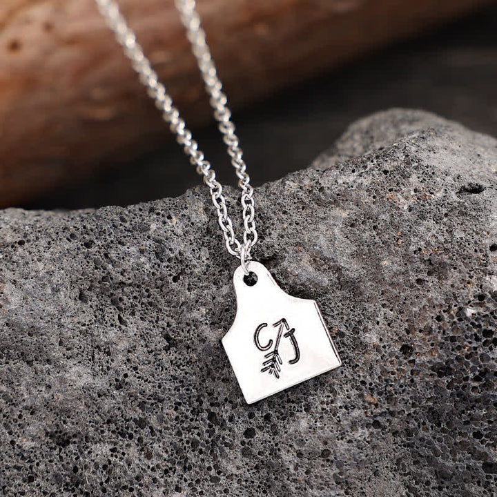 Collana in acciaio inossidabile con iniziale personalizzata in argento con mini targhetta per bovini - image 9