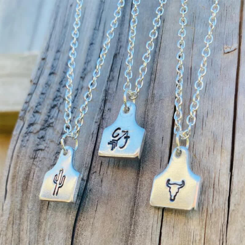 Collana in acciaio inossidabile con iniziale personalizzata in argento con mini targhetta per bovini - image 1