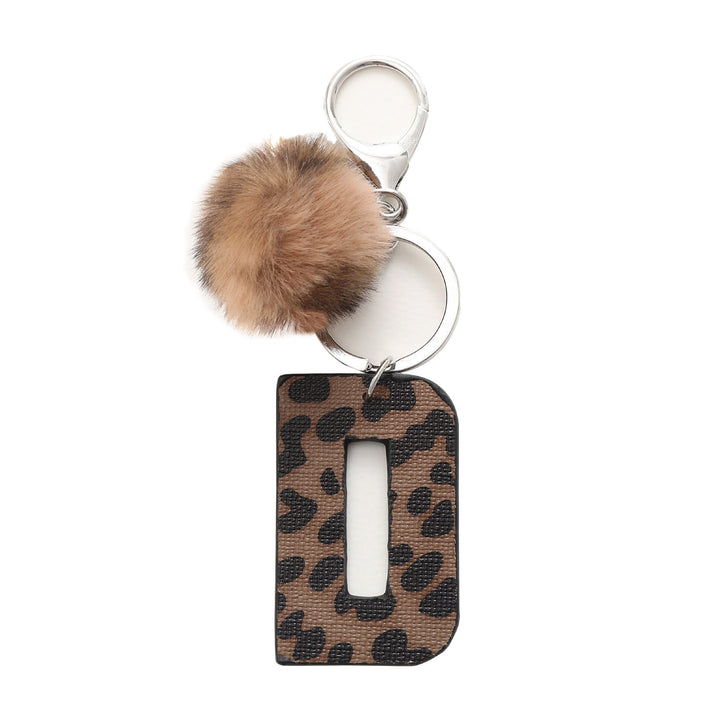 Portachiavi in pelle con lettera stampata leopardata in stile western e palla di peluche - D - image 5