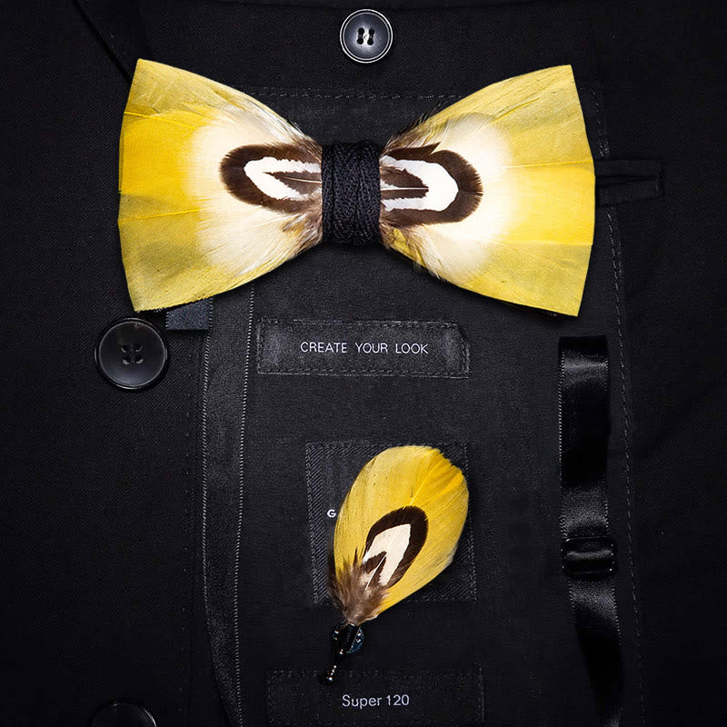 Papillon con piume di pappagallo giallo e spilla da bavero - Adulto - image 0