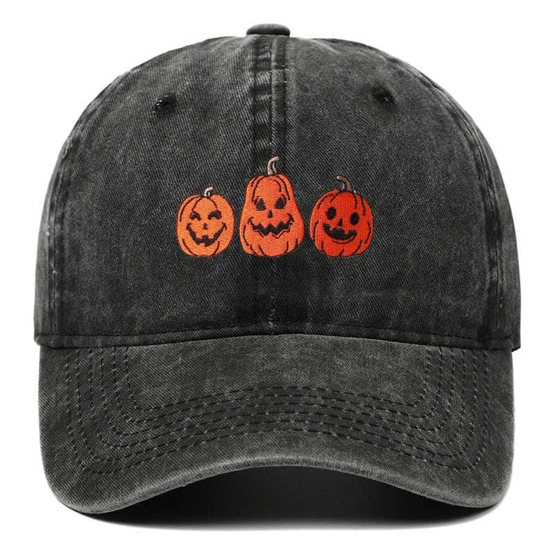 Cappello da baseball lavato ricamato con tre zucche di Halloween - Nero - Regolabile (22 7/8"-24 1/2") - image 1