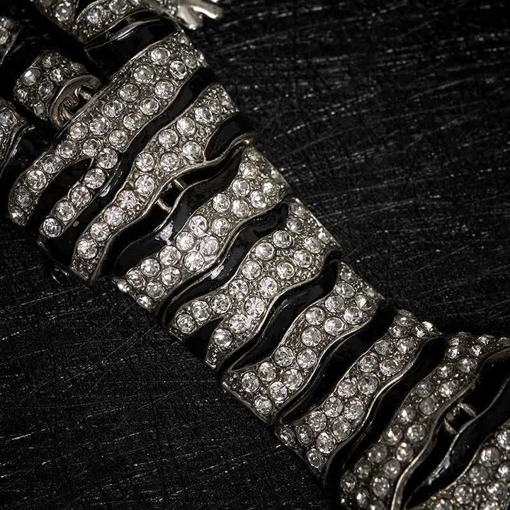 Spilla da uomo con grande tigre maestosa e strass scintillanti di lusso - image 5